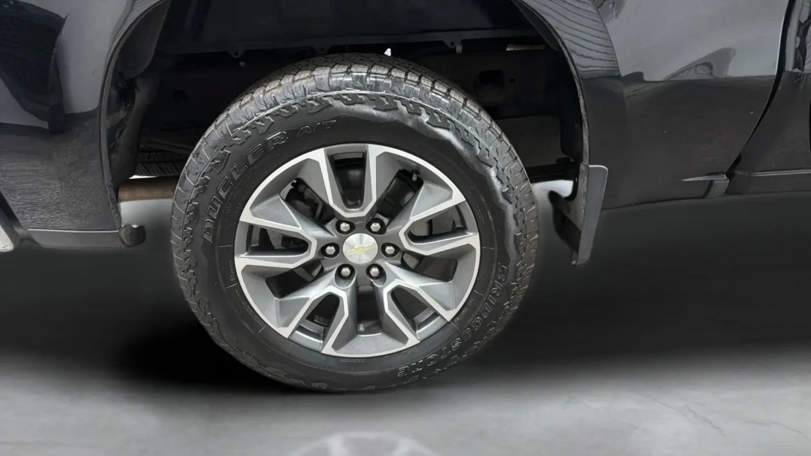 Used 2020 Chevrolet Silverado 1500 LT w/ Texas Edition AWD/4WD image 25