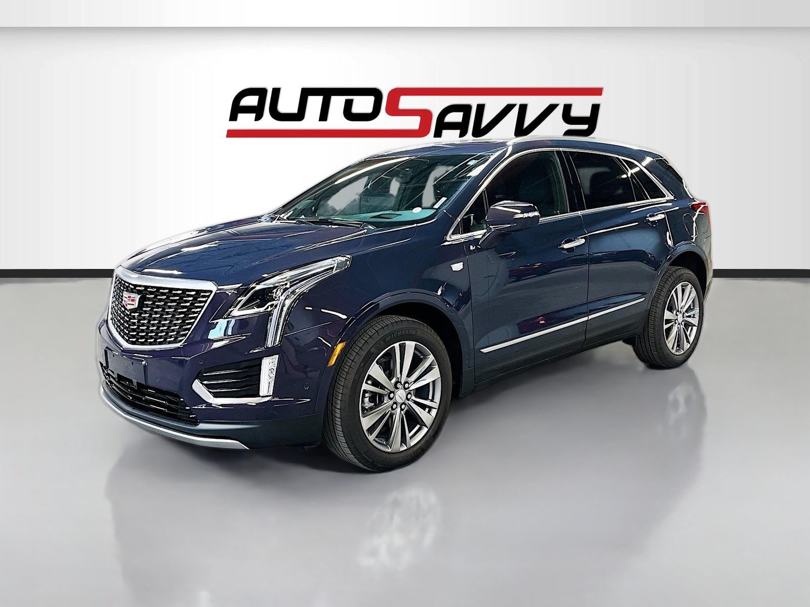 Used 2025 Cadillac XT5 Premium Luxury w/ Technology Package AWD/4WD image 3