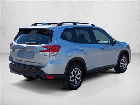 Used 2019 Subaru Forester Premium w/ Popular Package #1 AWD/4WD image 4