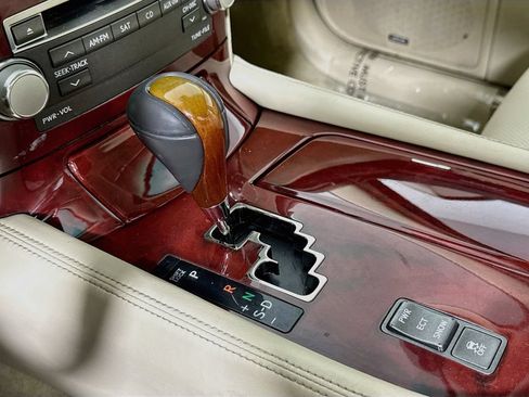 Used 2010 Lexus LS 460 RWD image 18