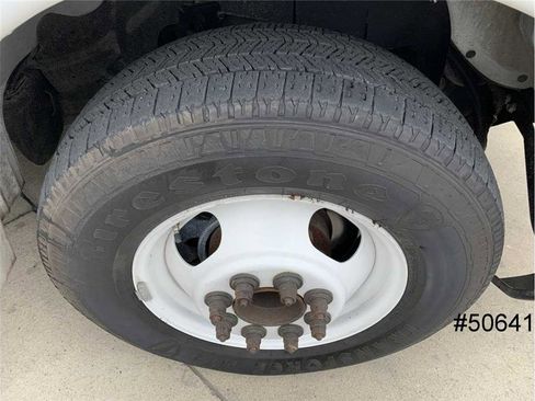 Used 2014 Chevrolet Express 4500 w/ Ambulance Package image 31