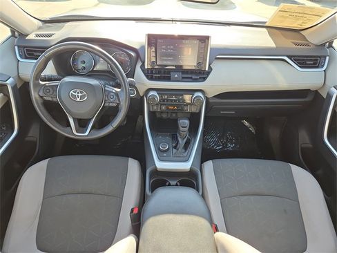 Used 2021 Toyota RAV4 XLE image 12