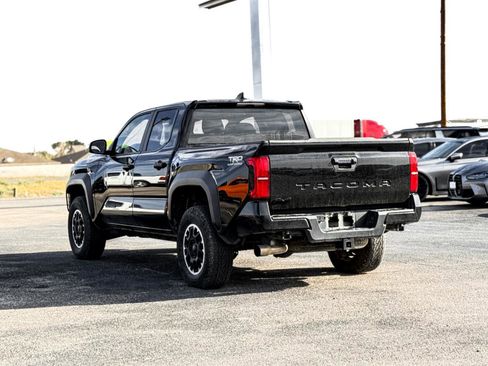 Used 2024 Toyota Tacoma TRD Off-Road AWD/4WD image 9