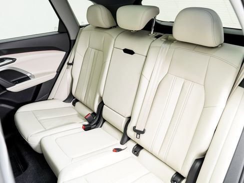 New 2025 Audi Q5 Premium Plus image 22