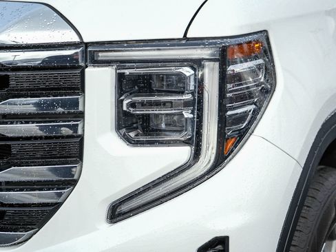 Used 2024 GMC Sierra 1500 SLT image 5