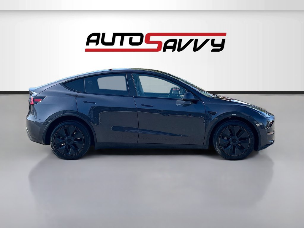 Used 2025 Tesla Model Y Long Range AWD/4WD image 8