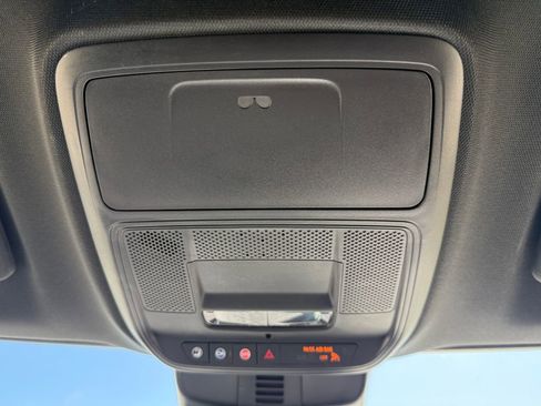 Used 2025 GMC Acadia Elevation w/ Elevation Premium Package image 33