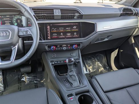 New 2025 Audi Q3 2.0T Premium image 6
