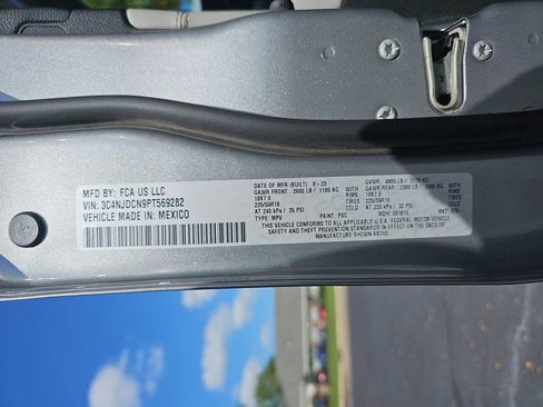 Certified 2023 Jeep Compass Limited image 32