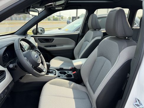 Used 2025 Subaru Forester Premium AWD/4WD image 9