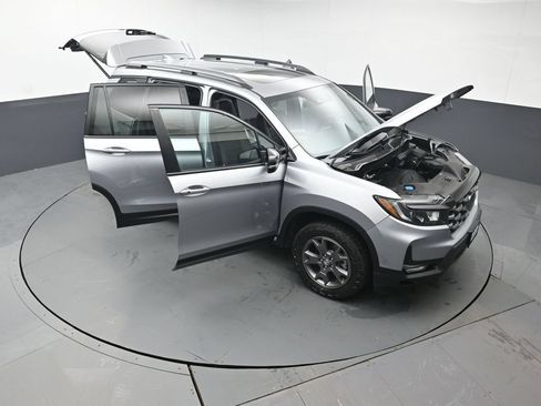 Certified 2024 Honda Passport TrailSport image 54