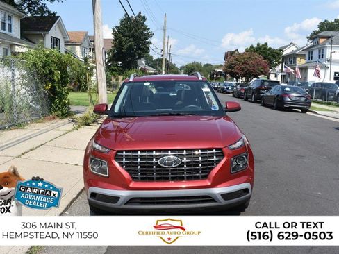 Used 2026 Hyundai Venue SEL FWD image 2