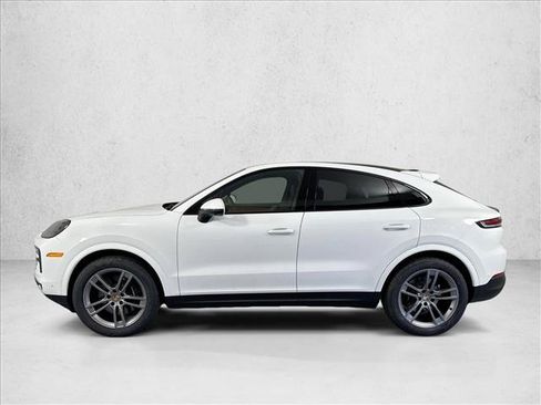Certified 2025 Porsche Cayenne Coupe AWD/4WD image 2
