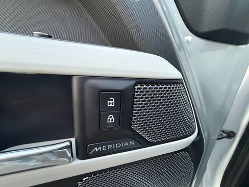 Used 2020 Land Rover Defender 110 First Edition AWD/4WD image 19