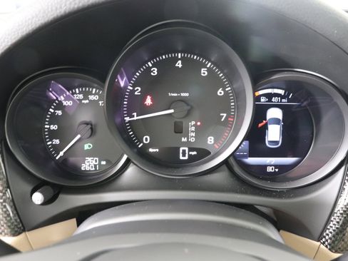 Used 2025 Porsche Macan image 40