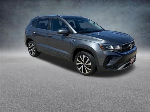 Used 2022 Volkswagen Taos SE image 7