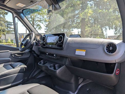 New 2025 Mercedes-Benz Sprinter 2500 image 11
