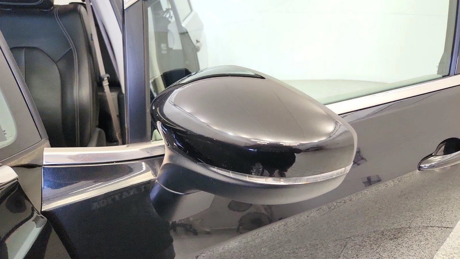 Used 2023 Chrysler Pacifica Touring-L FWD image 37