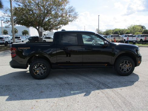 New 2025 Ford Maverick Tremor image 8