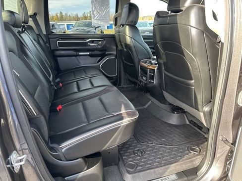 Used 2022 RAM 1500 Laramie AWD/4WD image 11