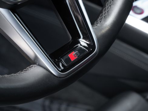 Certified 2022 Audi e-tron S Prestige w/ Prestige Package image 13