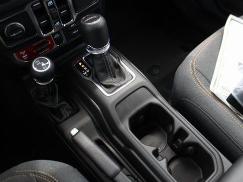 New 2025 Jeep Gladiator Willys image 18