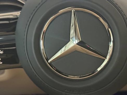 Used 2026 Mercedes-Benz GLS 580 4MATIC image 5