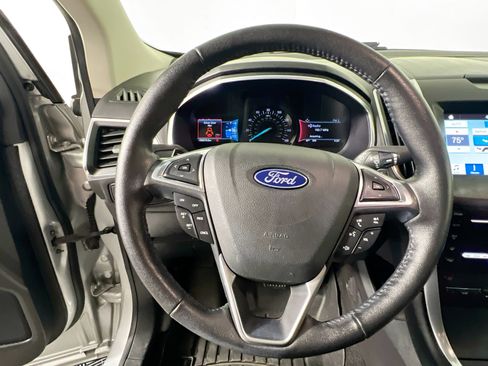 Used 2018 Ford Edge Titanium w/ Technology Package image 17