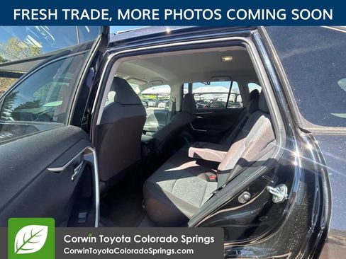 Used 2025 Toyota RAV4 XLE AWD/4WD image 9