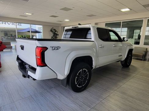 Used 2024 Toyota Tacoma TRD Sport AWD/4WD image 4