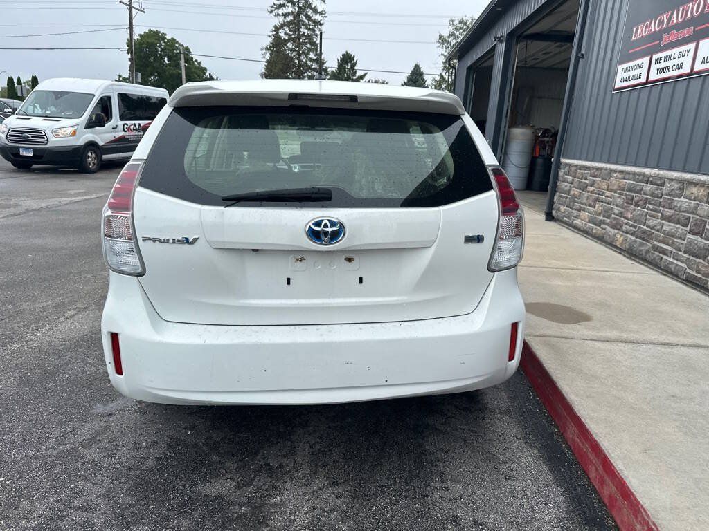 Used 2017 Toyota Prius V Two FWD image 4