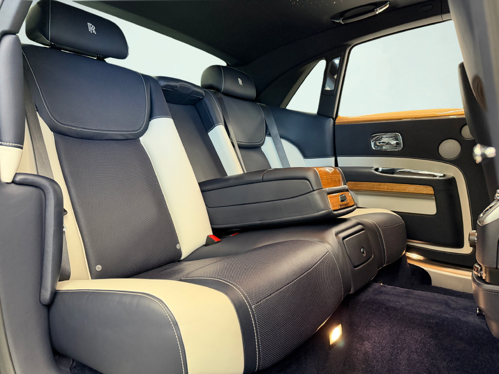 Used 2019 Rolls-Royce Ghost RWD image 54