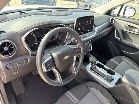 Used 2025 Chevrolet Blazer LT FWD image 39