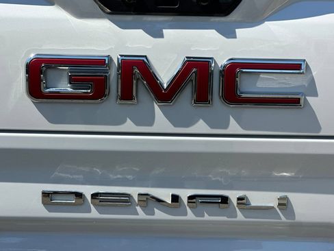 Used 2025 GMC Sierra 1500 Denali w/ Denali Reserve Package AWD/4WD image 49