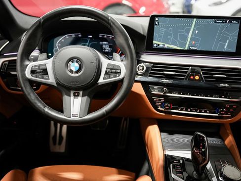 Used 2023 BMW 540i xDrive w/ Executive Package image 13