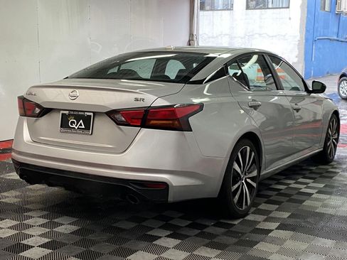 Used 2019 Nissan Altima 2.5 SR FWD image 6