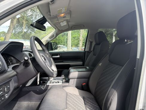 Used 2018 Toyota Tundra SR5 w/ SR5 Upgrade Package RWD image 15