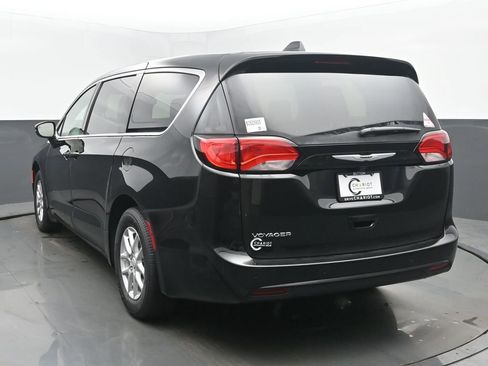 New 2026 Chrysler Voyager LX image 4