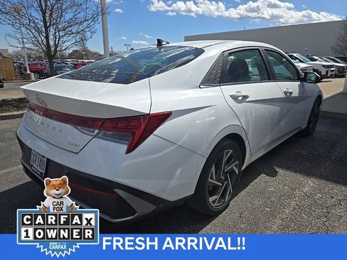 Used 2024 Hyundai Elantra Limited image 2