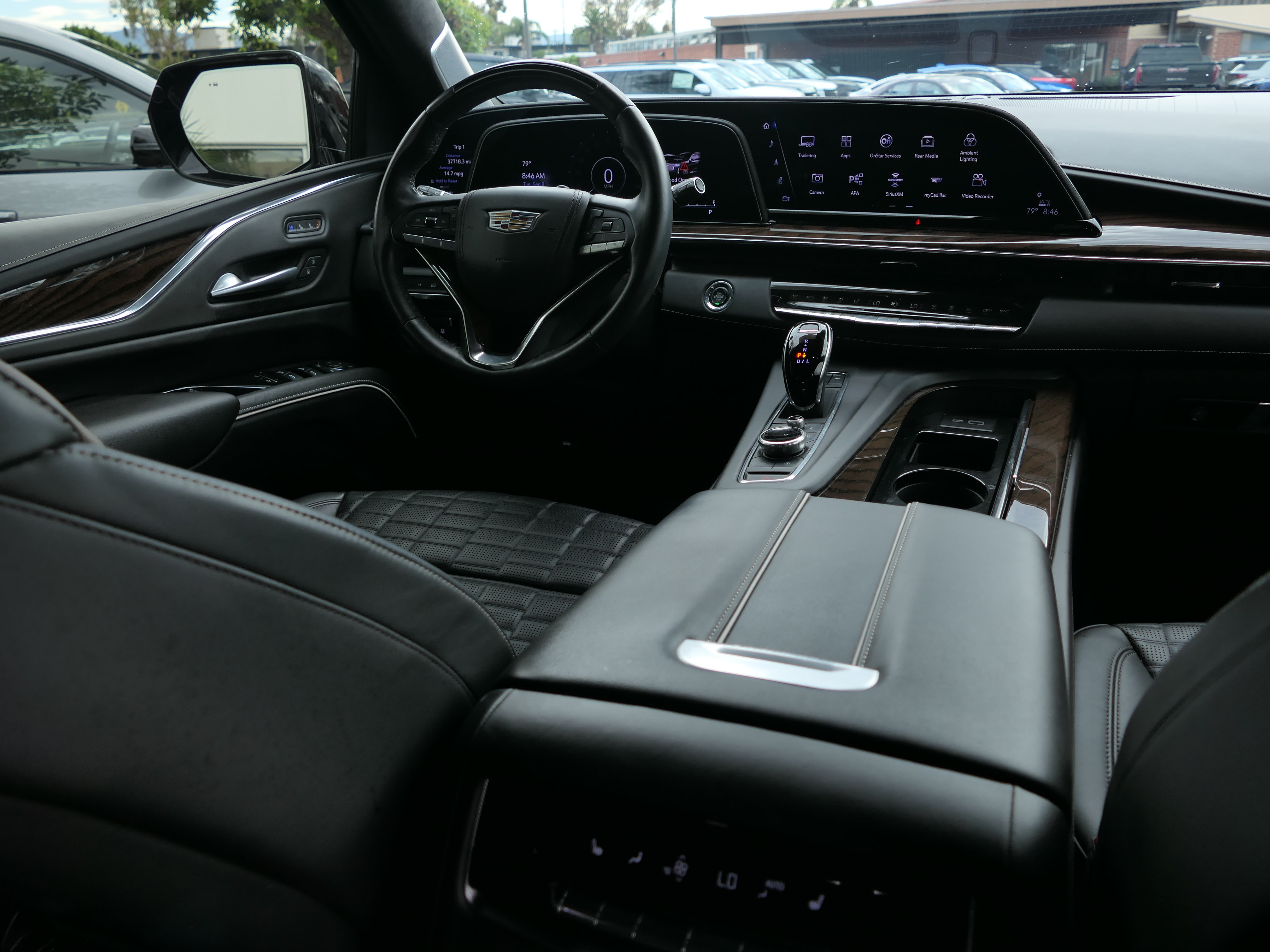 Certified 2023 Cadillac Escalade Premium Luxury Platinum AWD/4WD image 24