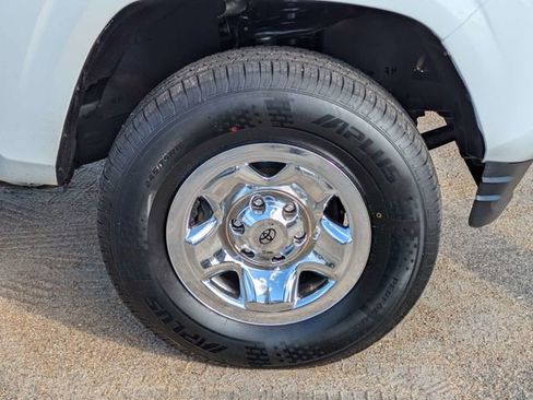 Used 2023 Toyota Tacoma SR image 11