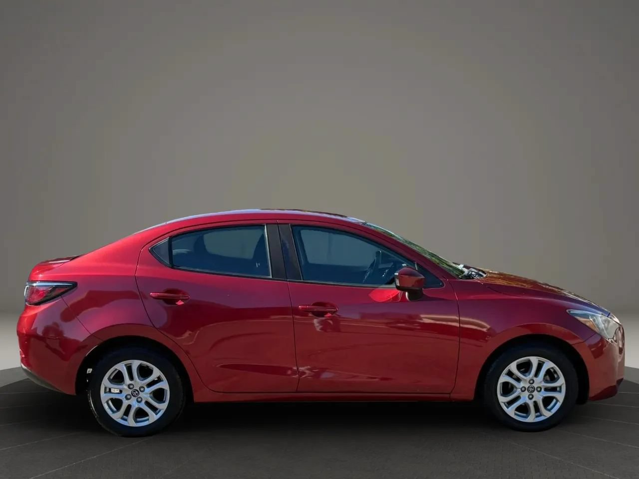 Used 2018 Toyota Yaris iA FWD image 5