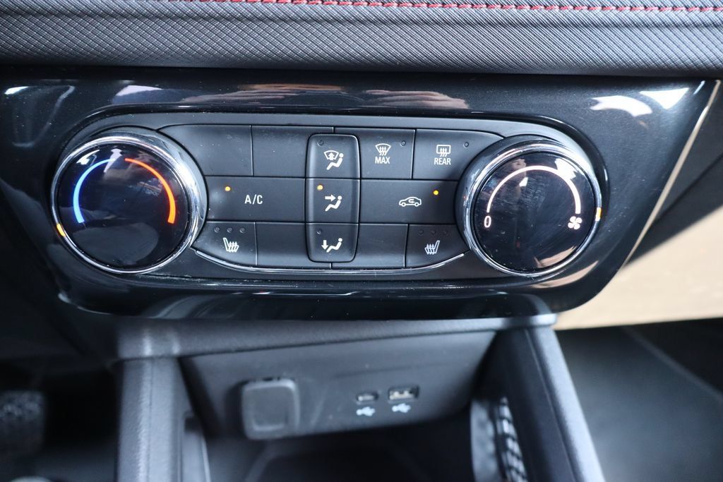 Used 2024 Chevrolet TrailBlazer RS w/ Driver Confidence Package AWD/4WD image 12