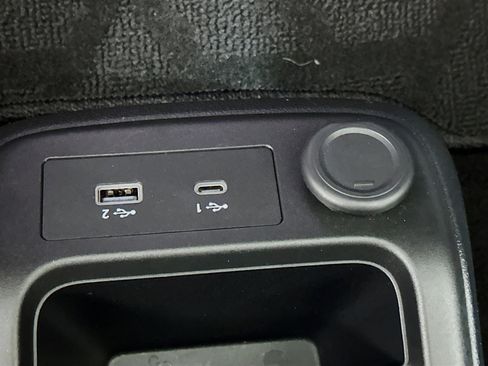 Used 2023 Nissan Ariya FWD image 26