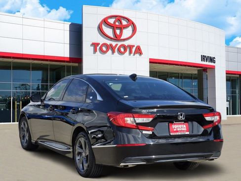 Used 2018 Honda Accord EX image 3