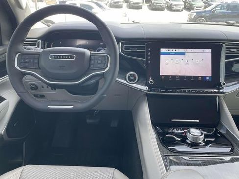 Used 2022 Jeep Wagoneer Series II AWD/4WD image 11