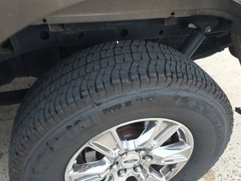 Used 2016 Ford F150 XLT w/ Equipment Group 302A Luxury AWD/4WD image 6