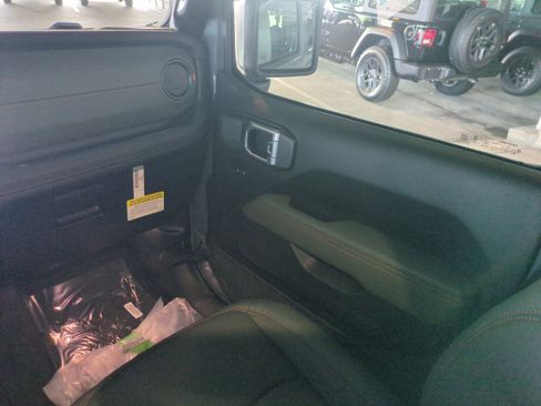 New 2026 Jeep Gladiator Mojave AWD/4WD image 18