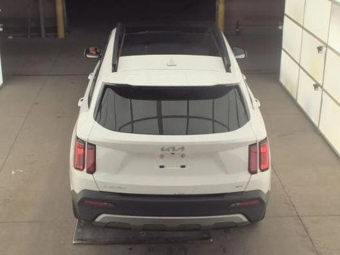 Used 2023 Kia Sorento SX Prestige image 2