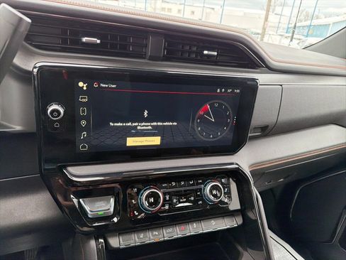 Used 2024 GMC Sierra 2500 AT4 w/ AT4 Premium Plus Package image 29